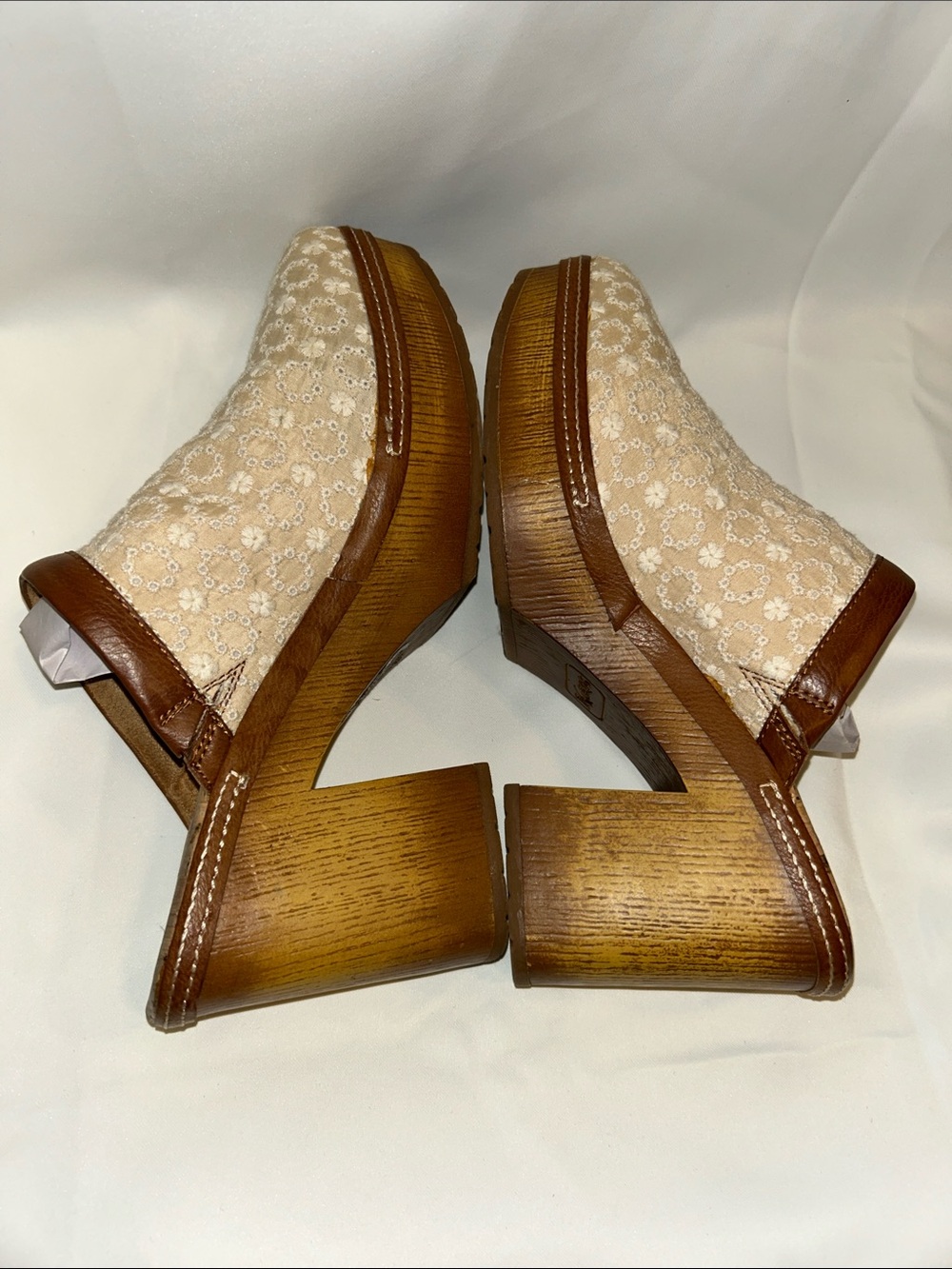 Korks Lori Congo Embroidered Boho Cottage Chunky Faux Wood Heeled Clog Mules 9 - Picture 7 of 15